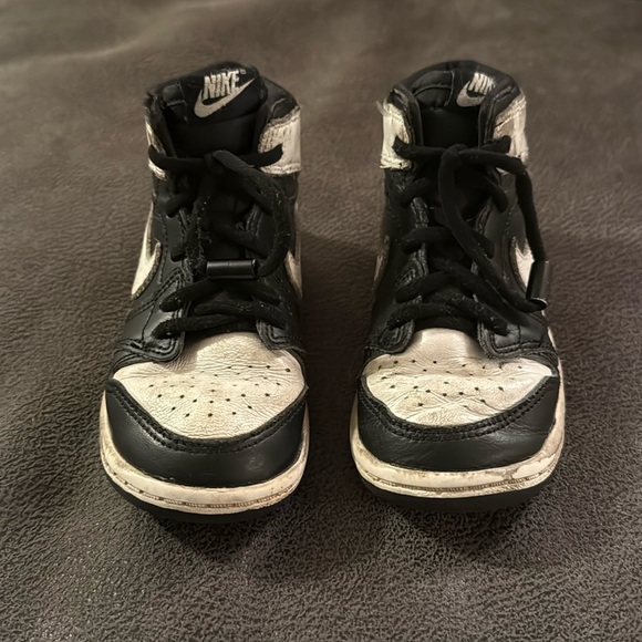 Jordan’s. Toddlers. Size 9c. - Picture 1 of 4